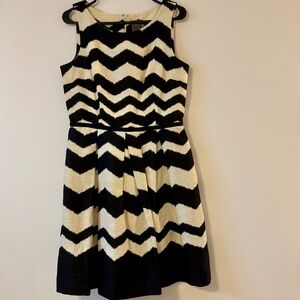 Taylor Black & White Chevron Sleeveless Dress with Pockets Size 10
